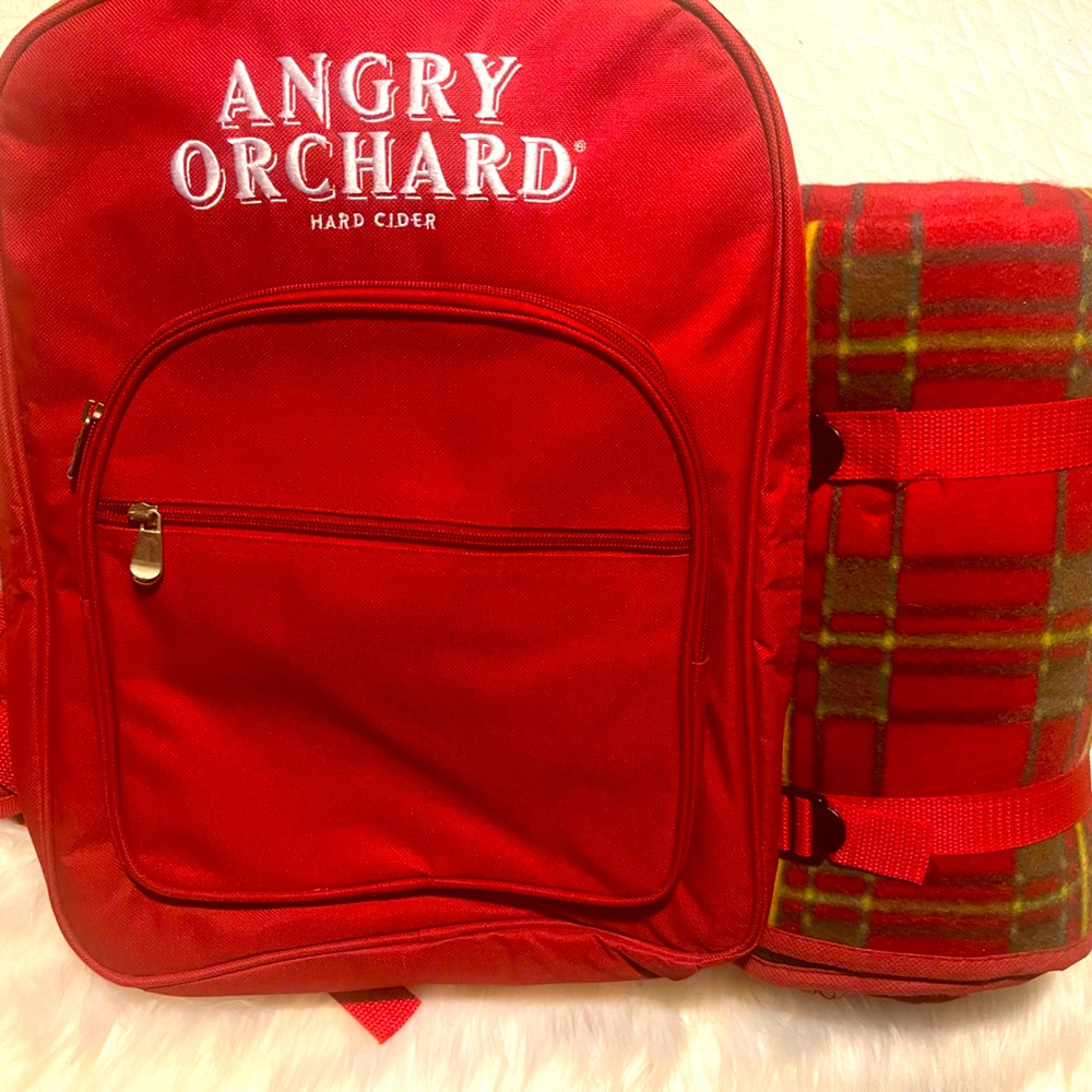 🔥ANGRY ORCHARD PICNIC SET BACKPACK BLANKET DECALS BONUS! ⚫️final price RARE FIND